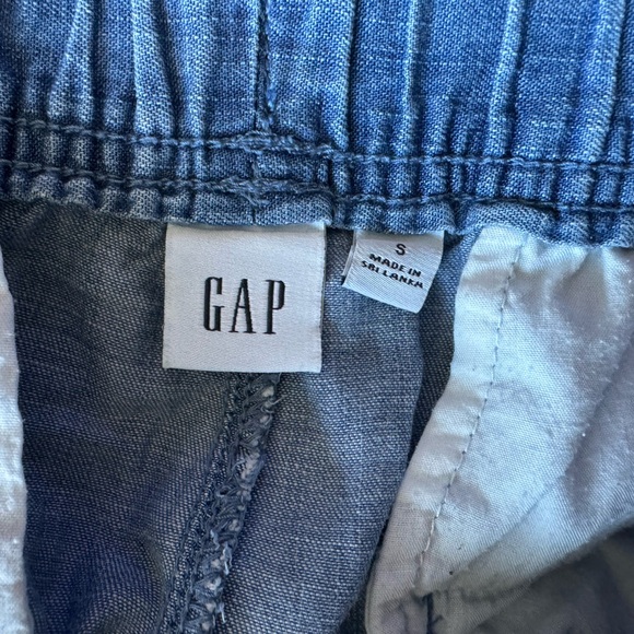 GAP Drawstring Shorts - Picture 3 of 3